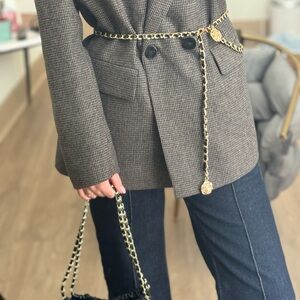 Chic Gold and Black Chain Belt